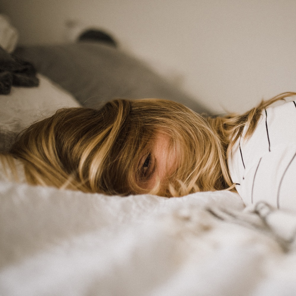 Lady not sleeping - insomnia - use hypnotherapy to improve your sleep Rebecca Edmonds Hypnotherapy Hypnotherapist Online Hereford, Malvern and Droitwich